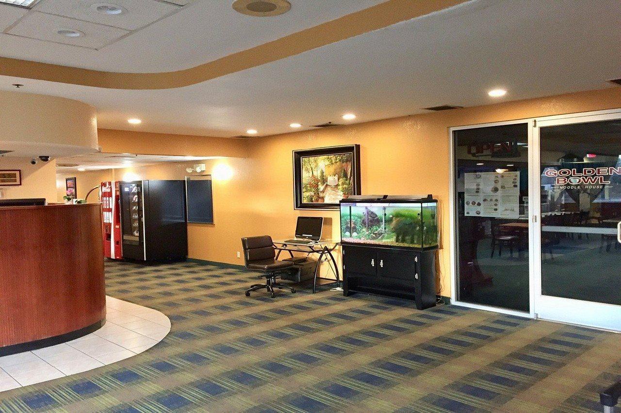 Howard Johnson By Wyndham Denver West Уийт Ридж Екстериор снимка