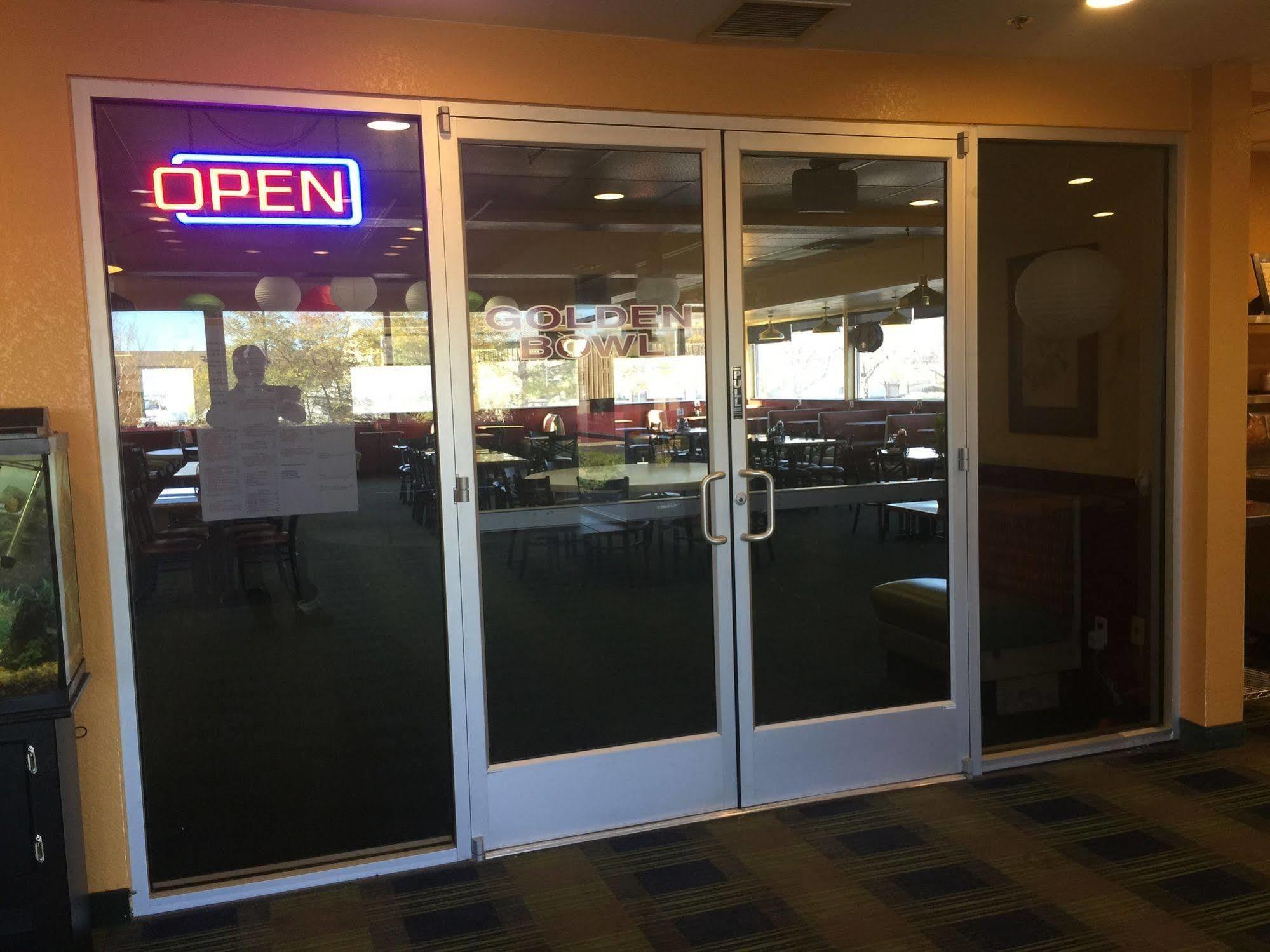 Howard Johnson By Wyndham Denver West Уийт Ридж Екстериор снимка