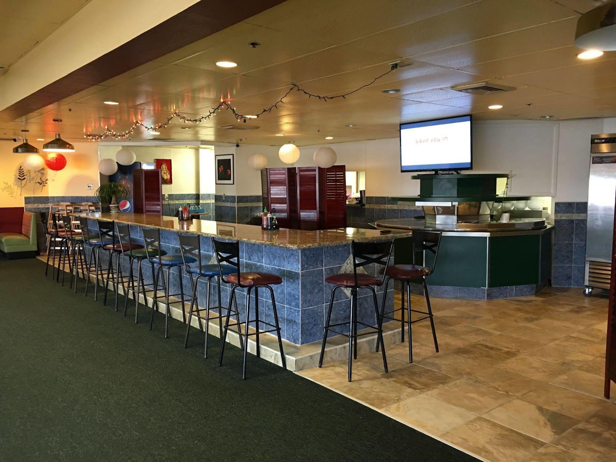 Howard Johnson By Wyndham Denver West Уийт Ридж Екстериор снимка