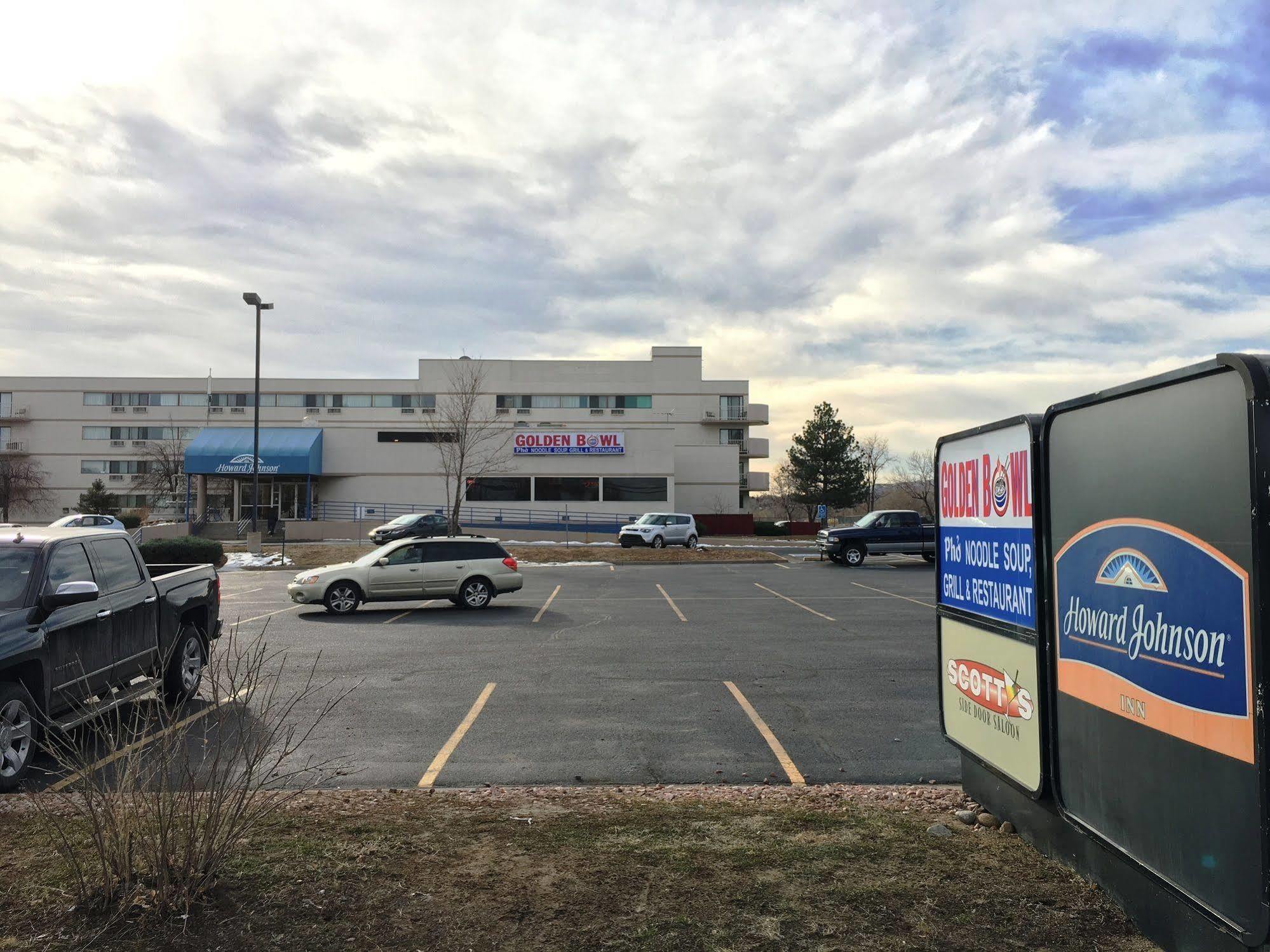 Howard Johnson By Wyndham Denver West Уийт Ридж Екстериор снимка