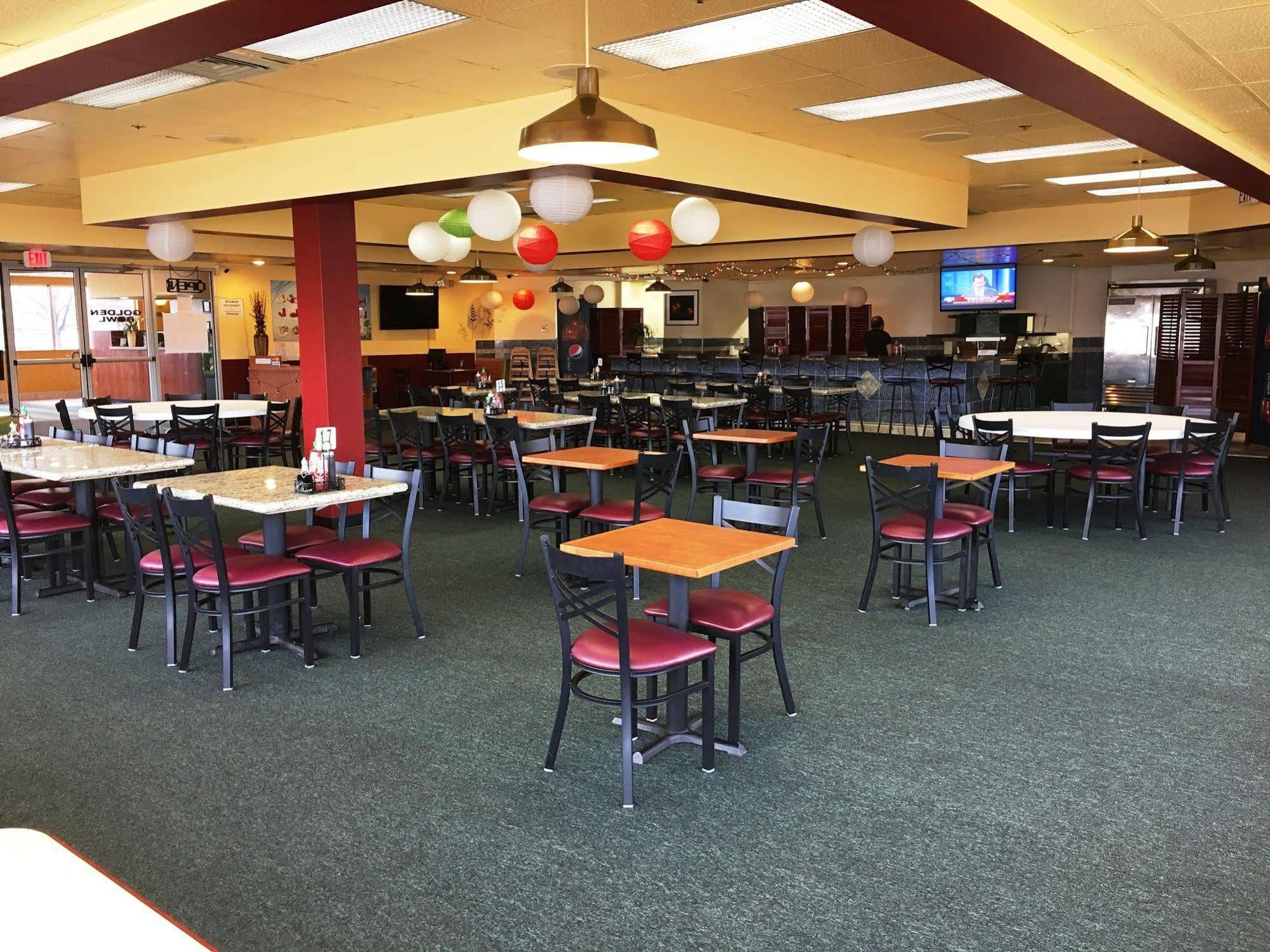 Howard Johnson By Wyndham Denver West Уийт Ридж Екстериор снимка