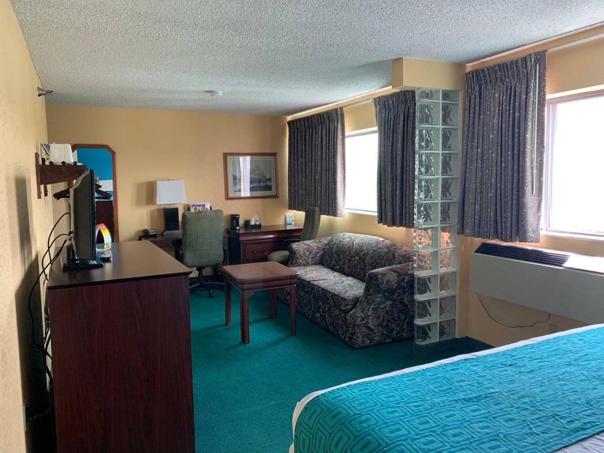 Howard Johnson By Wyndham Denver West Уийт Ридж Екстериор снимка