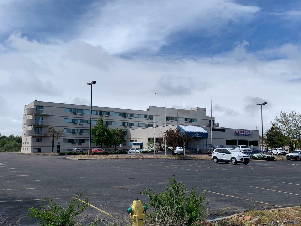 Howard Johnson By Wyndham Denver West Уийт Ридж Екстериор снимка