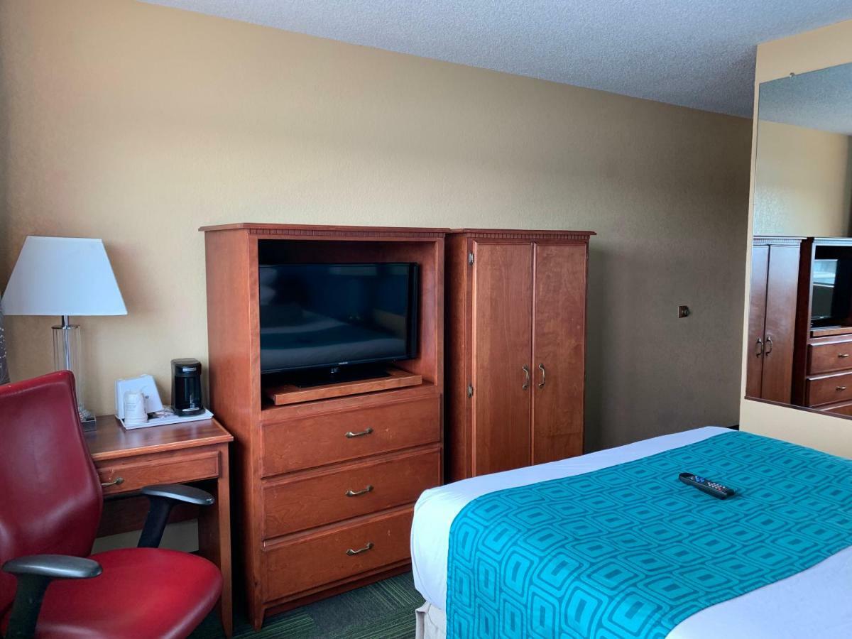 Howard Johnson By Wyndham Denver West Уийт Ридж Екстериор снимка